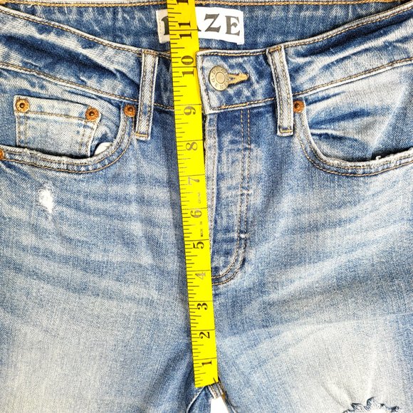 Daze Just Right Button-Fly Women's 24 - Picture 10 of 15